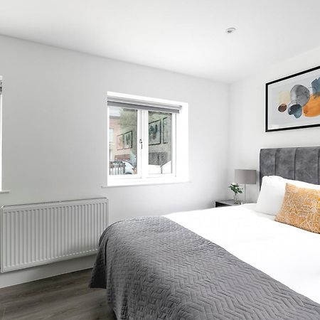 Cozy Apartments With King Size Beds Near Enfield Town & Chase Farm Train Stations With Wifi And Parking Dış mekan fotoğraf