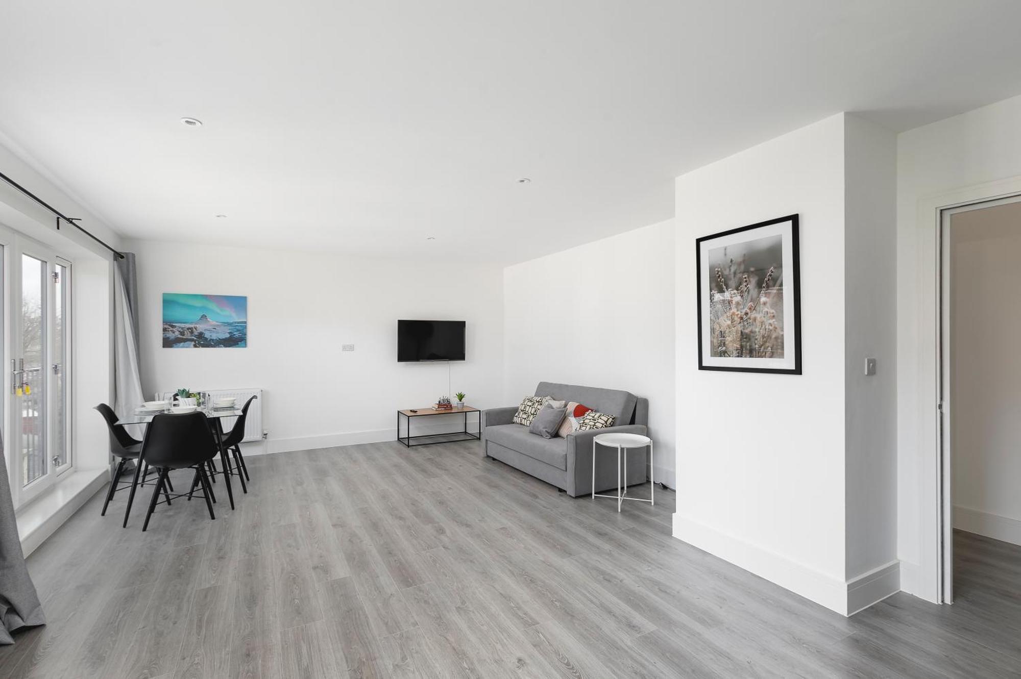 Cozy Apartments With King Size Beds Near Enfield Town & Chase Farm Train Stations With Wifi And Parking Dış mekan fotoğraf