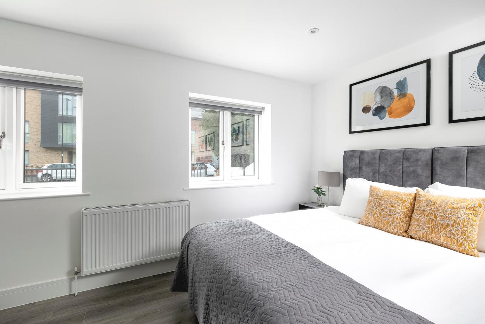 Cozy Apartments With King Size Beds Near Enfield Town & Chase Farm Train Stations With Wifi And Parking Dış mekan fotoğraf